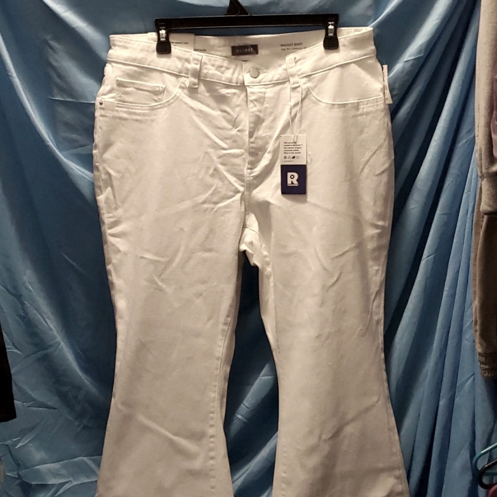 White DL1961 boot cut jean